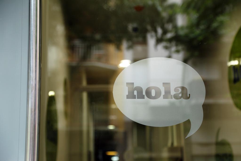 Hola Hostal Eixample Barcelona Exterior foto